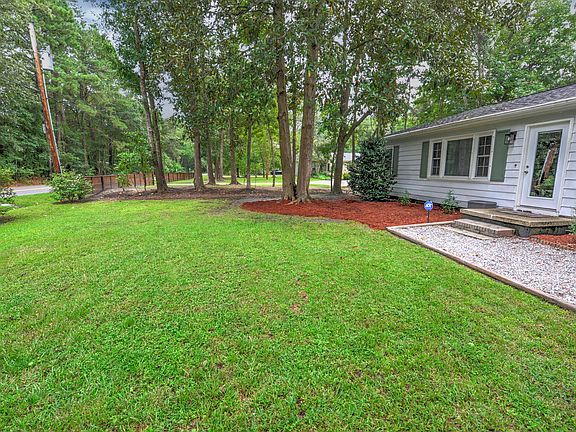 3rd image of 3572 Berryhill Rd