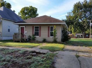 112 W Parker Ave, Chaffee, MO 63740