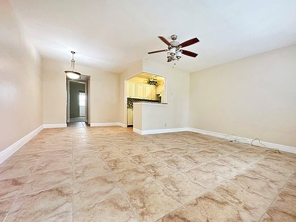 2nd image of 206 Ellesmere #206