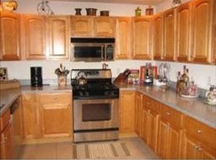 8 S Parrish Dr, Londonderry, NH 03053