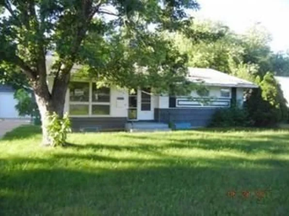 3218 63rd Ave N, Brooklyn Center, MN 55429
