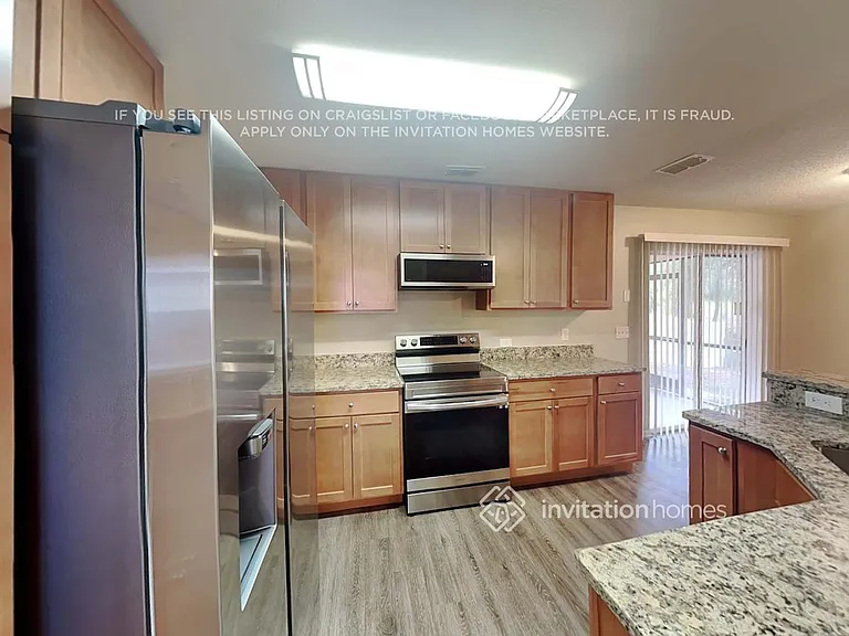 176 Edgewater Cir — Photo 12