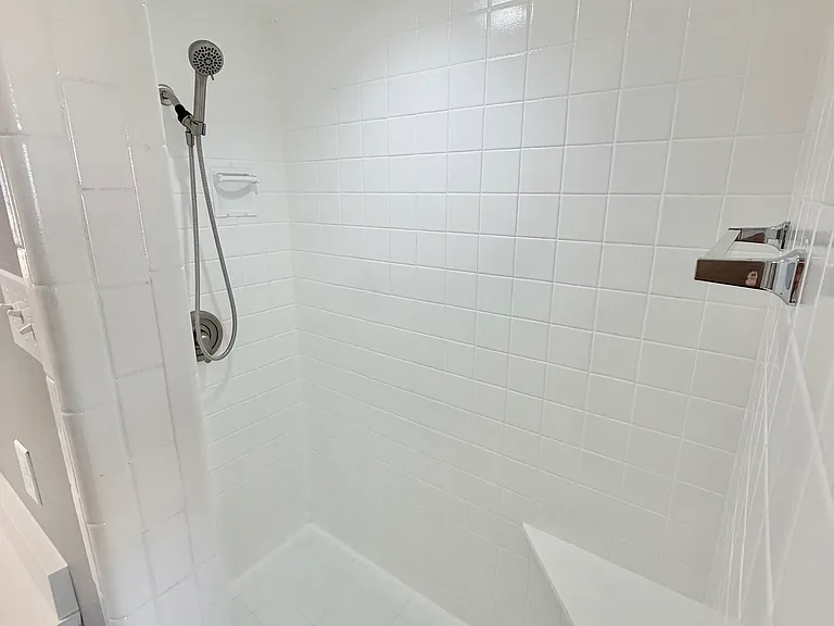 102 Charing Cross Ln — Photo 19