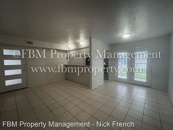 4th image of 2401 Yorkstown Dr APT 104