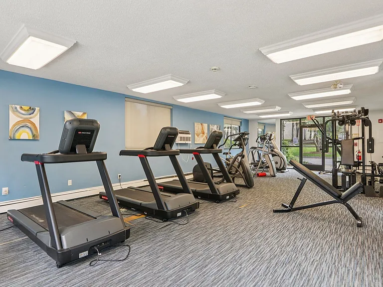 Shrewsbury Commons — Photo 14