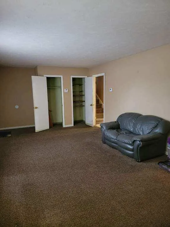 3 bed, 2.0 bath, 1400 sqft, $1,350 — Photo 3