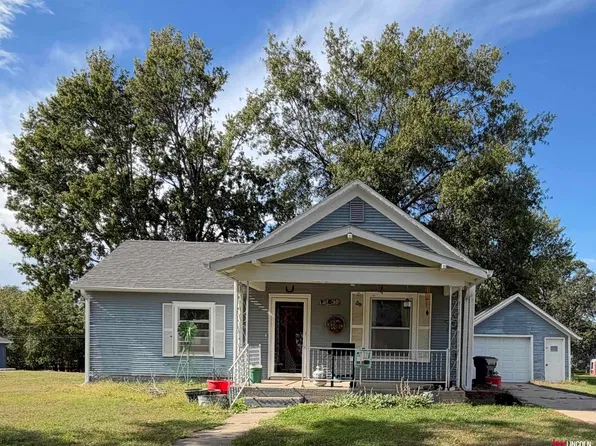 611 7th St, Deshler, NE 68340
