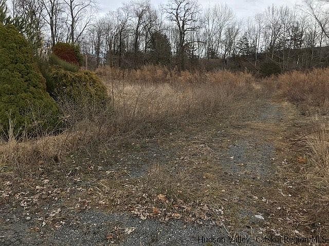 2nd image of 50 Fox Hill Rd
