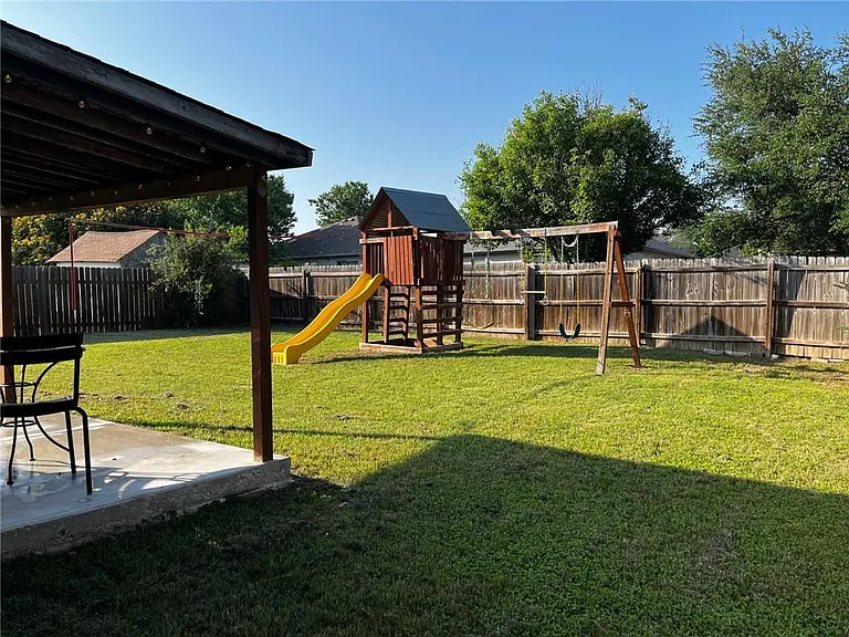 2907 Donnell Dr — Photo 21
