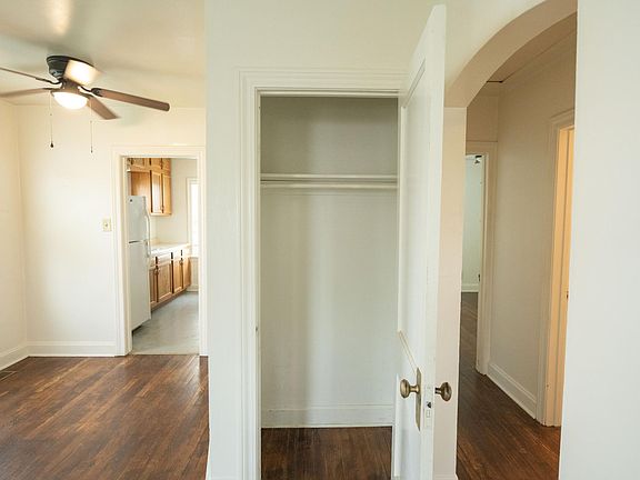5th image of 396 Schreiner Ave