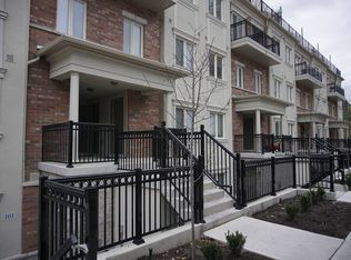 17 Coneflower Cres #105, Toronto, ON M2R0A5