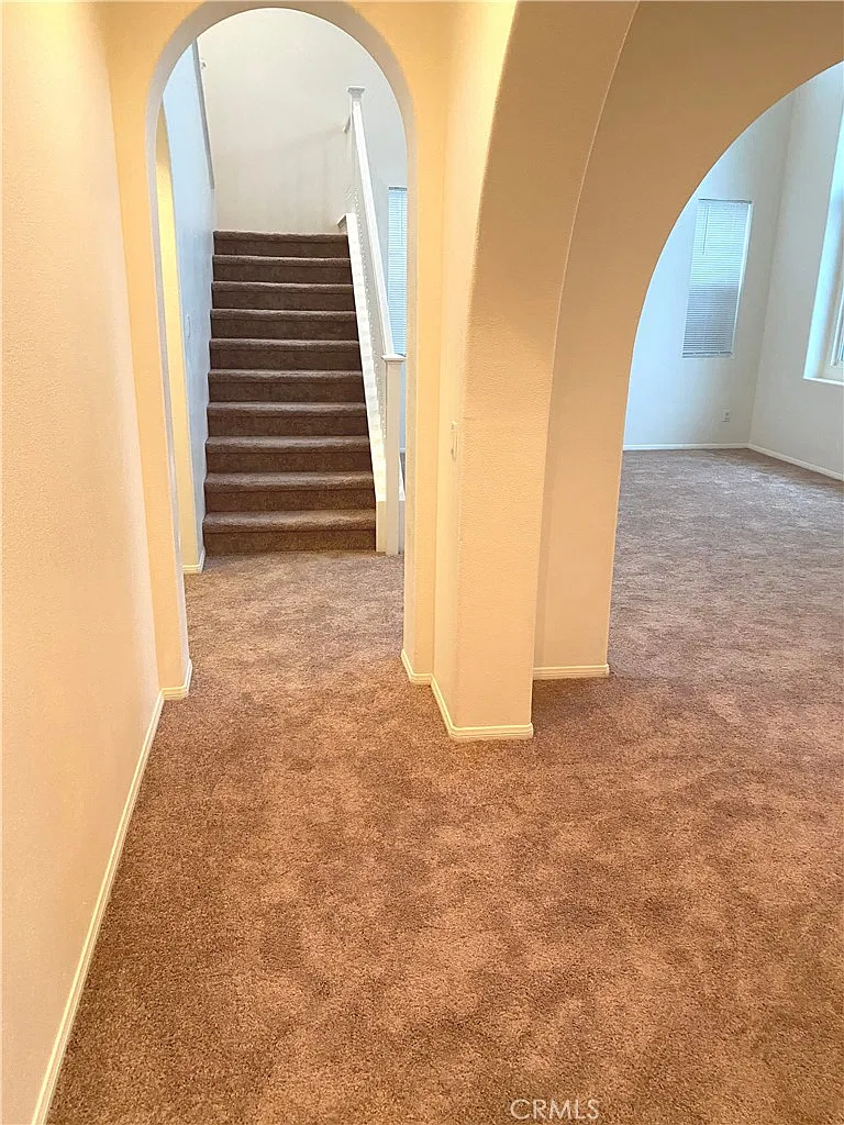 4 bed, 2647 sqft, $3,500 — Photo 4