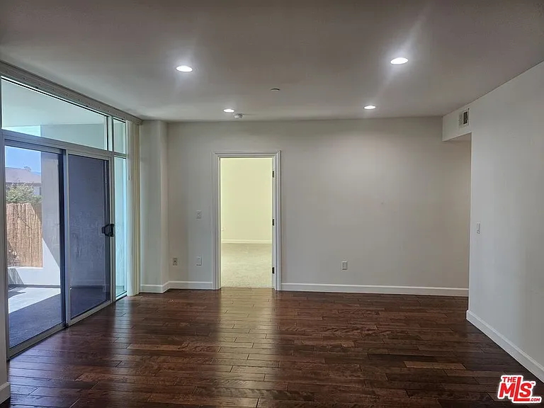 332 S Oxford Ave #201 — Photo 11