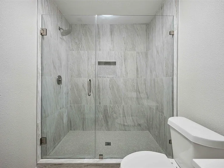 5206 Willow Glen Dr — Photo 11