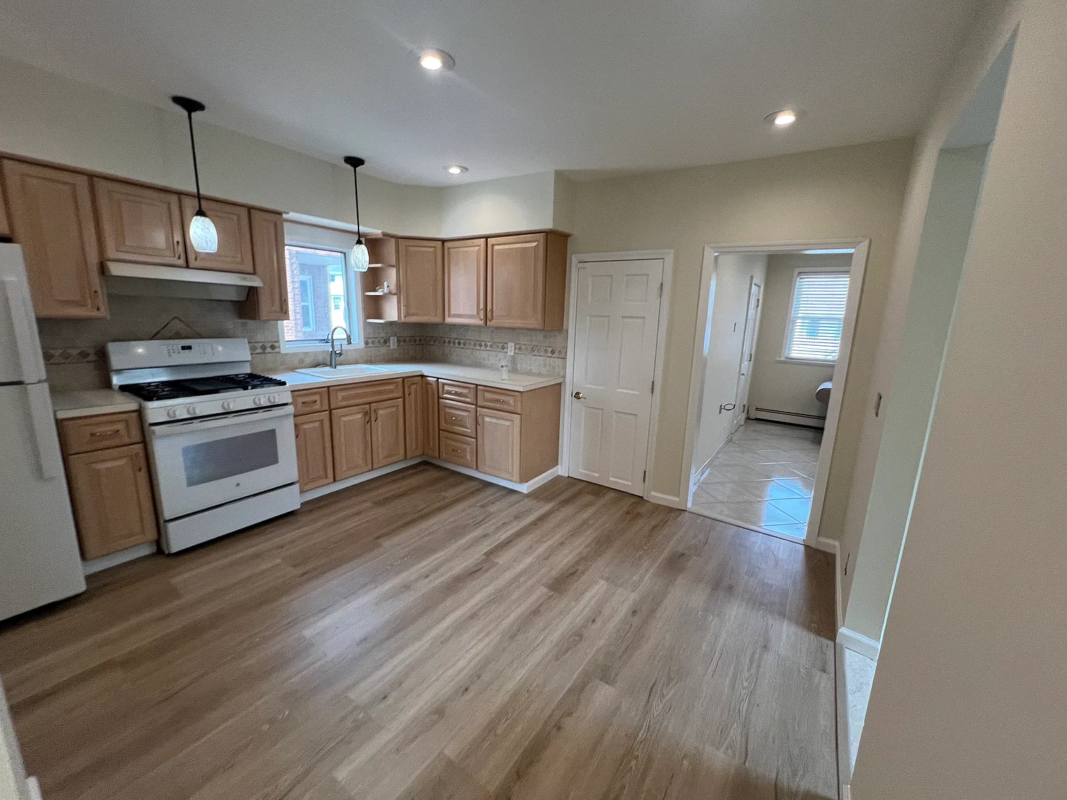 52 Van Riper Ave — Photo 4