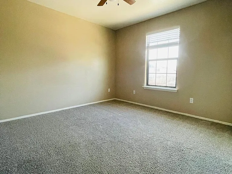 3915 Vauxhall Dr S — Photo 16