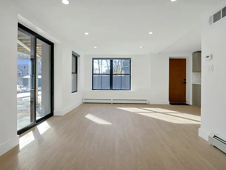 229 Piermont Ave — Photo 8
