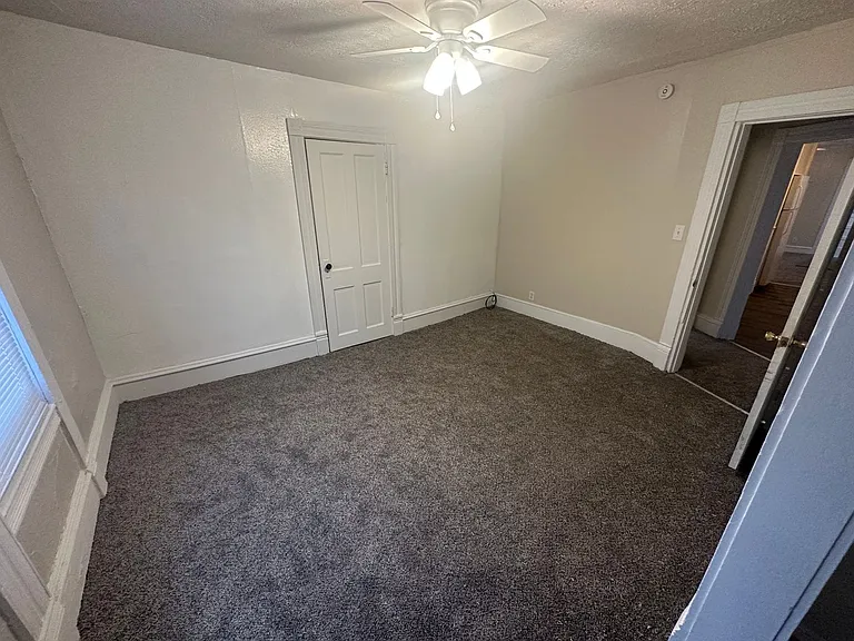 701 S. Center — Photo 10