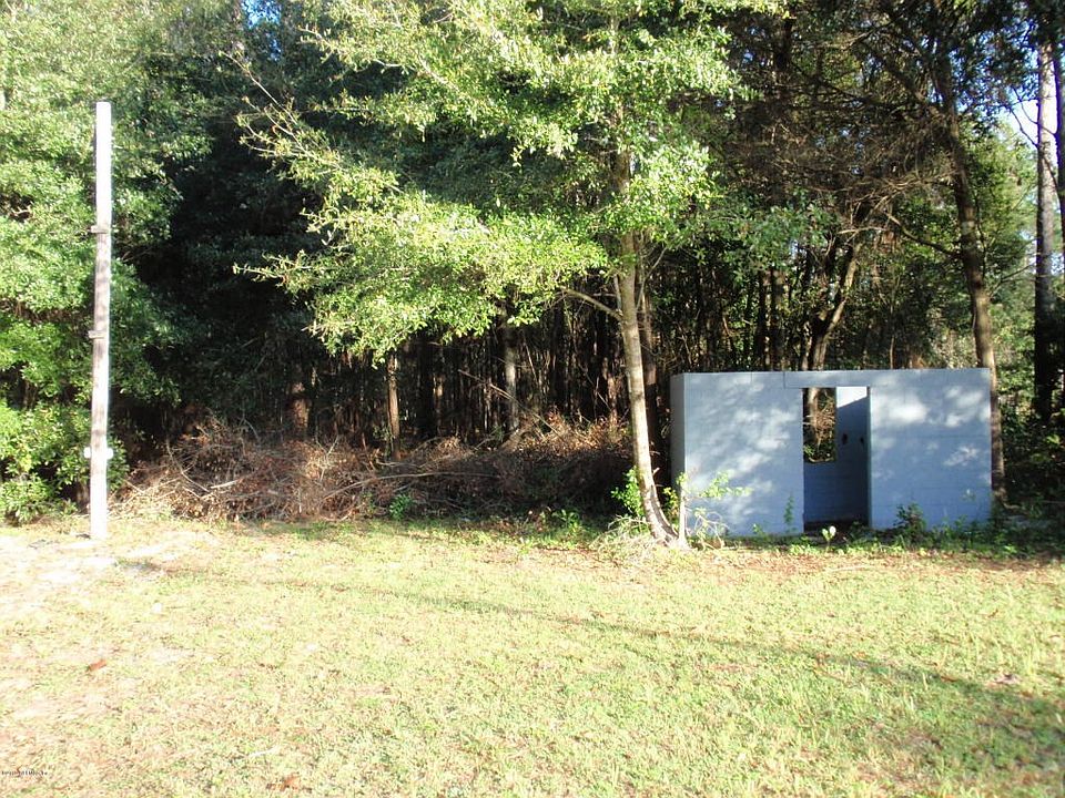 Unfinished storage building