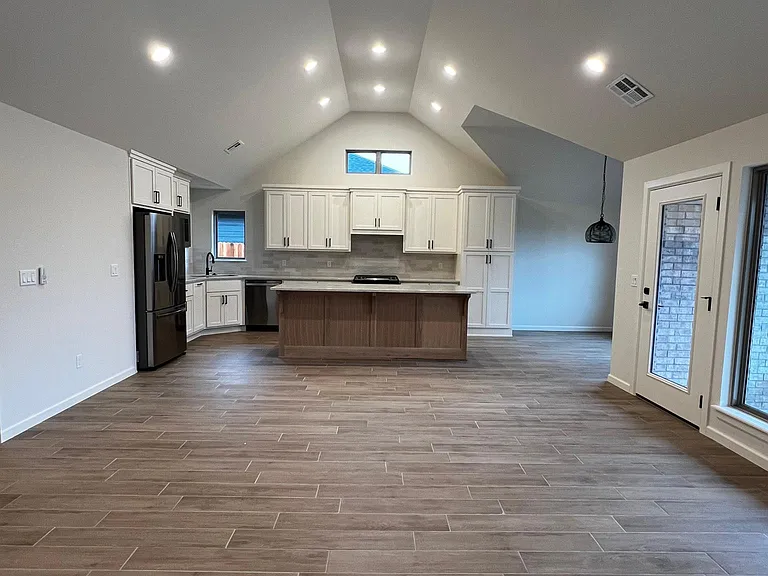 720 N Country Club Dr — Photo 8