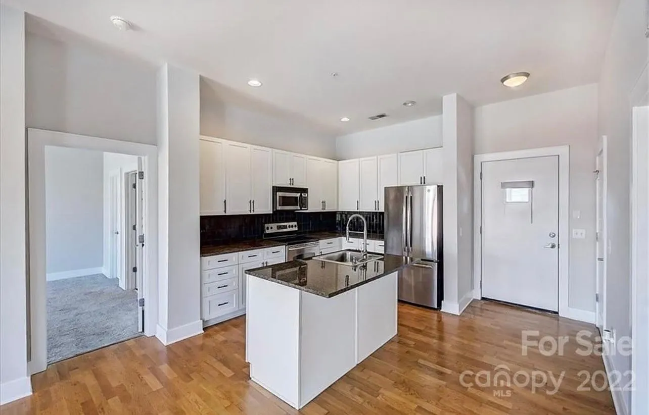 2 bed, 1188 sqft, $2,100 — Photo 4