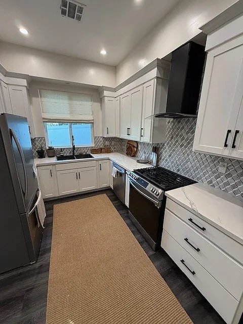 2 bed, 2.5 bath, 1200 sqft, $4,500 — Photo 2