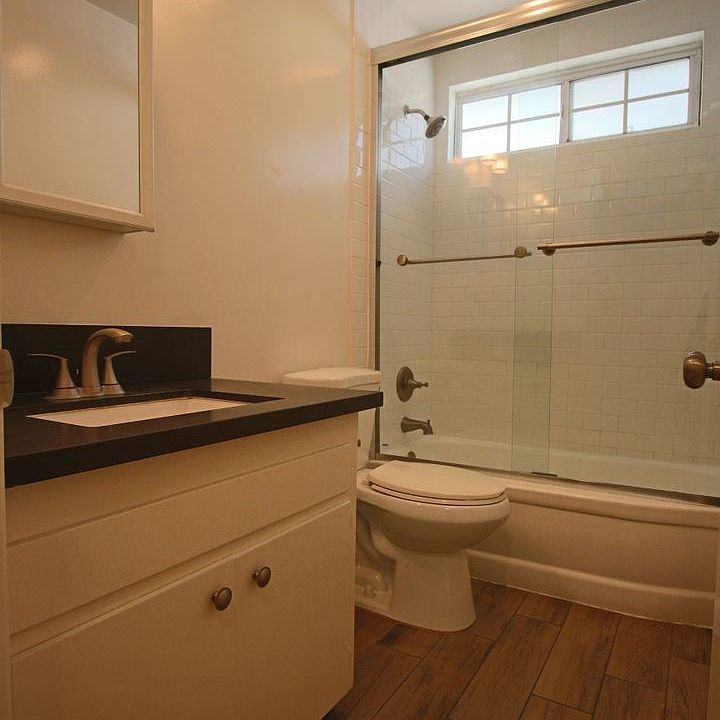 1st image of 2401 E 5th St APT 7