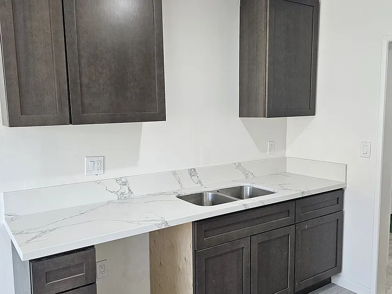 14626 S Budlong Ave #B — Photo 7