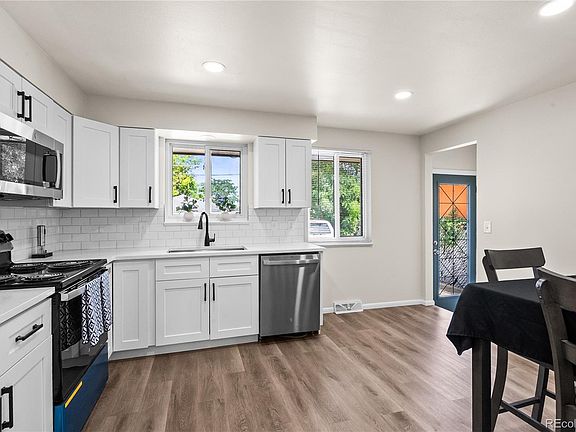 3rd image of 46 S Lowell Boulevard