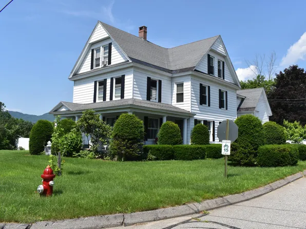 32 Howard Street Street, Mexico, ME 04257