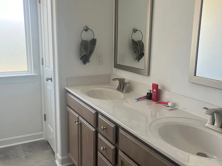 210 Ryker Rd E — Photo 16