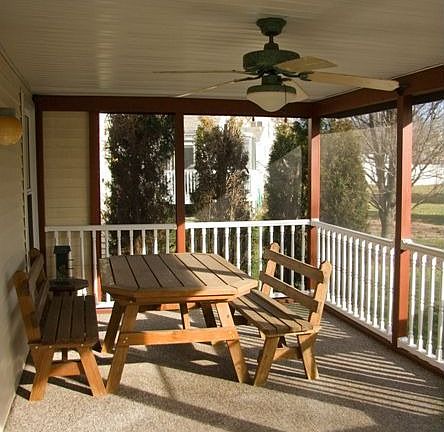Screened Sunporch