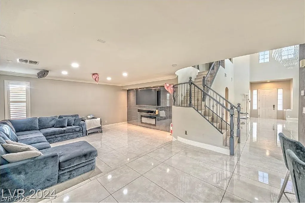 4 bed, 3.0 bath, 2678 sqft, $3,945 — Photo 4