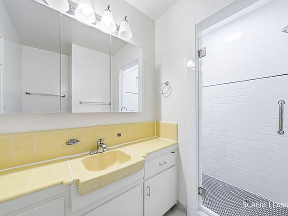 4th image of 426 S Rexford Dr APT 4