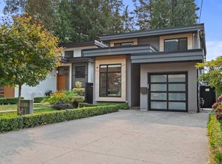 1033 Prospect Ave, North Vancouver, BC V7R2M6