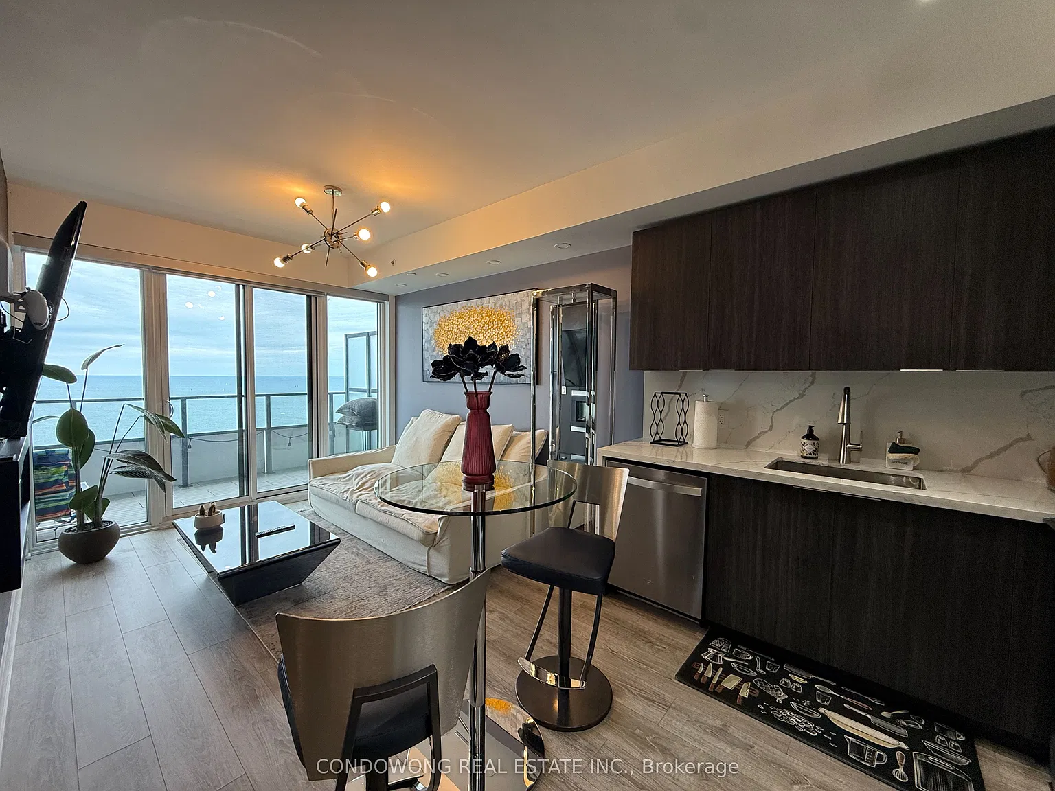 2 bed, $2,800 — Photo 1