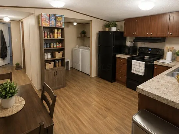 8659 Kanawha Dr, Orient, OH 43146