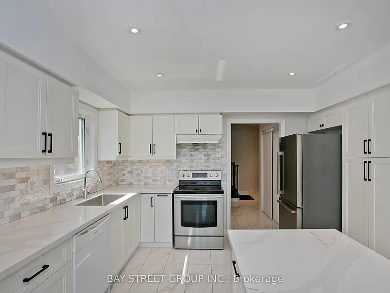 22 Taos Ct — Photo 5
