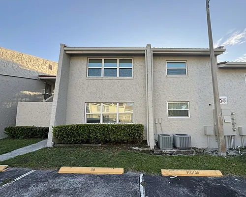 1103 Cypress Gardens Blvd #30 Photo 1