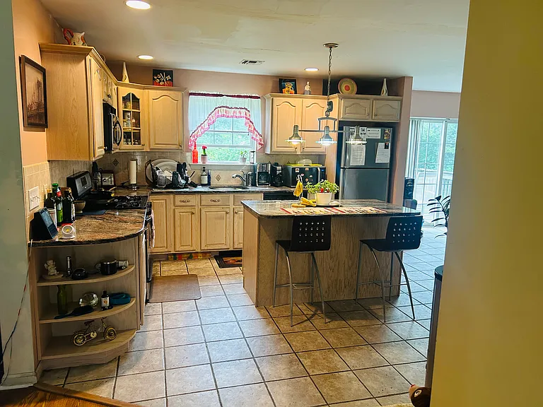 8 Park Cir — Photo 9