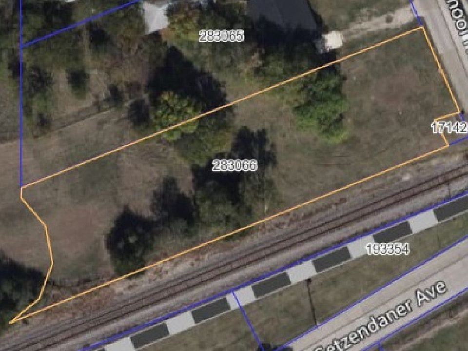 1st image of 212 Peters St