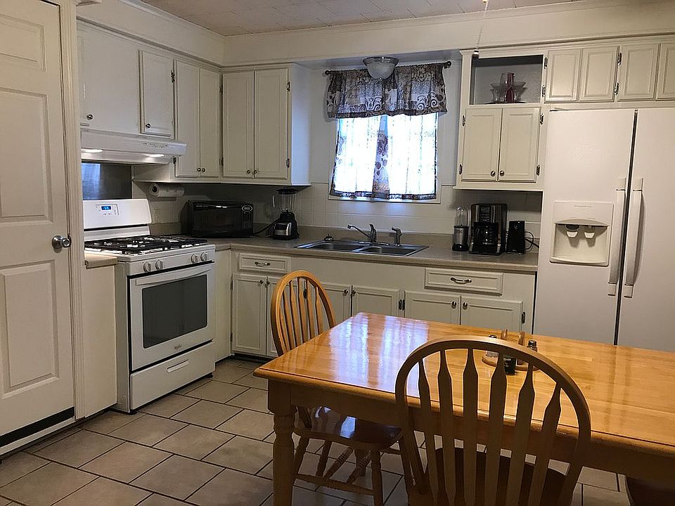 1st image of 307 Buquet St