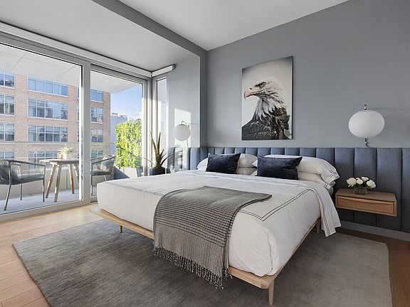 4th image of 547 W 47th St #809