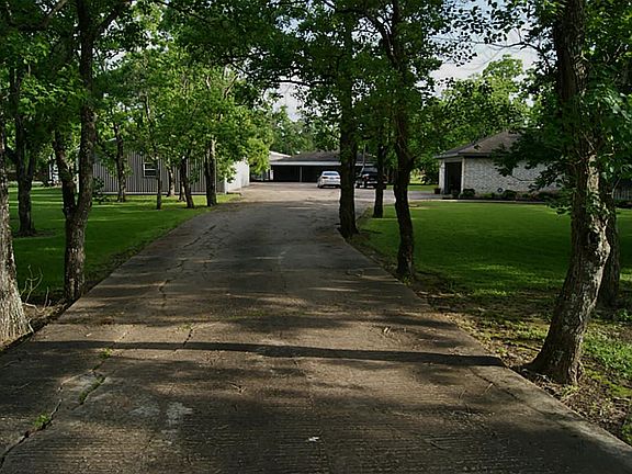 LONG DRIVEWAY IN