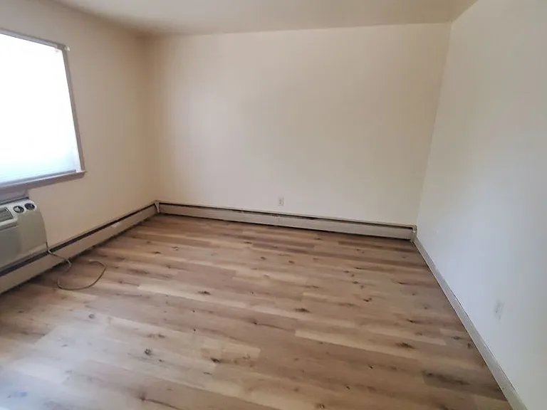 746 S. Layton Blvd - 16 Unit — Photo 7