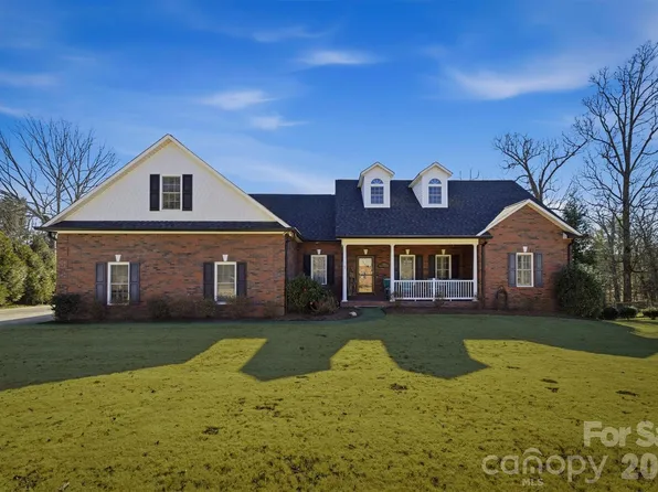 106 River Hills Way, Morganton, NC 28655