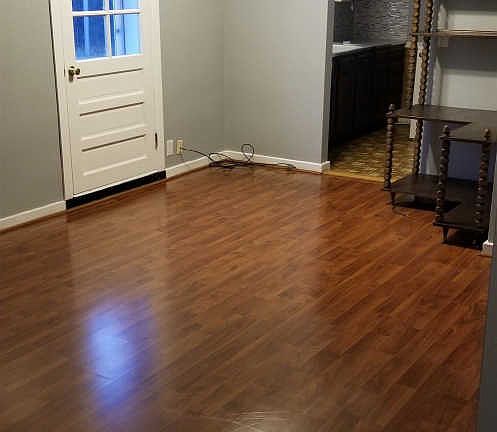 3rd image of 2512 E Blackford Ave