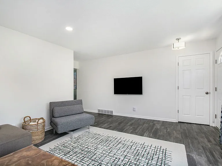 2601 Paulmar Ave — Photo 5