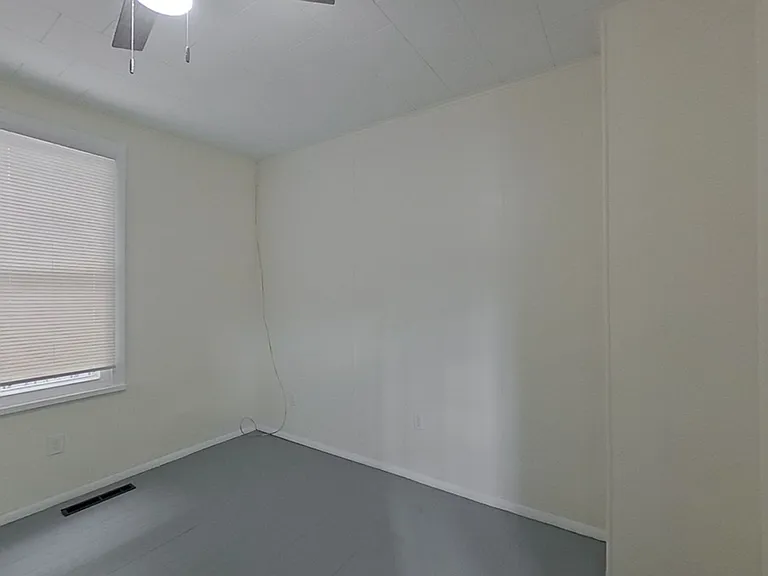 1473 Thomas Ave — Photo 2