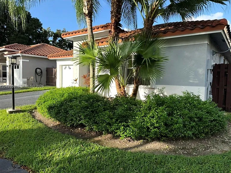5758 NW 97th Pl — Photo 8